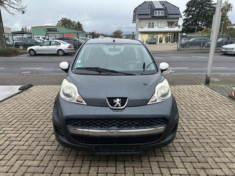 Grau Gebraucht 2013 Peugeot 107 Urban Move Kleinwagen | 2.650 € (Guter Preis) - Bild 1/4