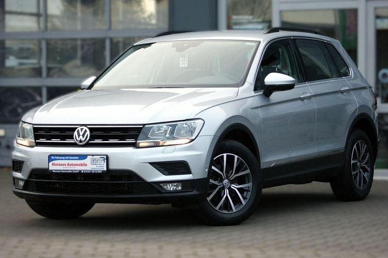 Reflexsilber metallic Gebraucht 2019 VW Tiguan Comfortline SUV | 24.900 € (Etwas zu teuer) - Bild 1/4