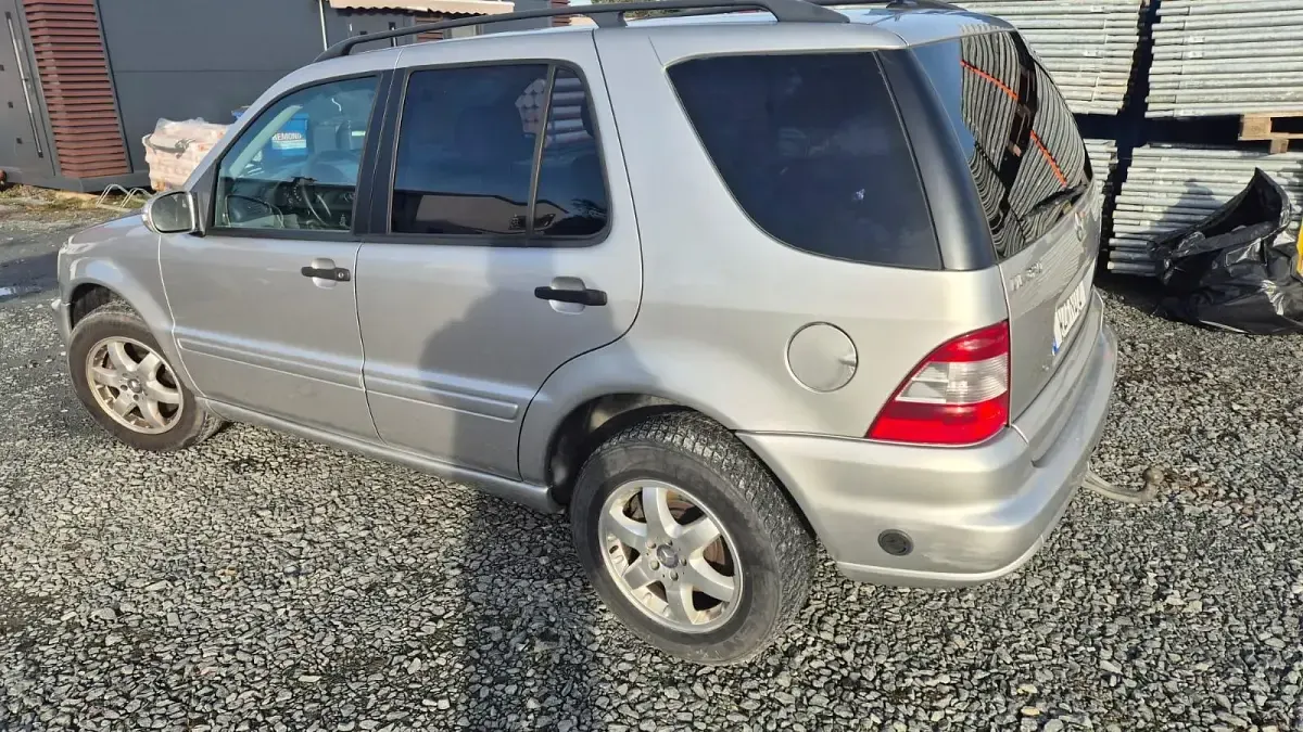 Gebraucht Mercedes ML320 218 PS (160 kW) 2002 Silber SUV