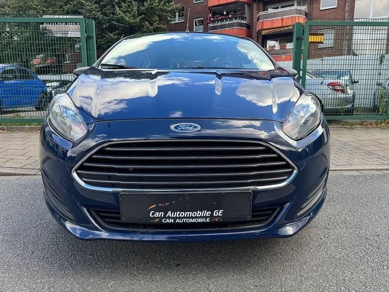Gebraucht Ford Fiesta Trend 60 PS (44 kW) 2013 Blau Kleinwagen