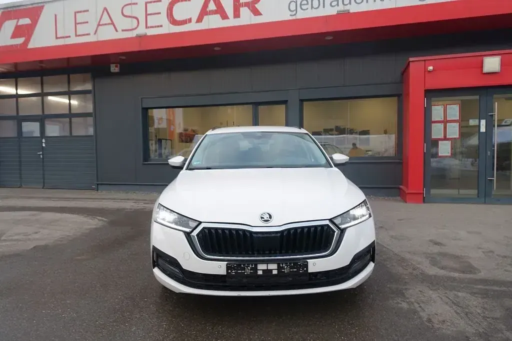 Gebraucht Skoda Octavia Ambition 116 PS (85 kW) 2022 Weiß Kombi