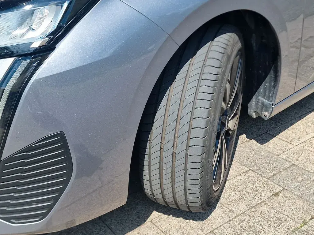 Gebraucht Peugeot 308 Allure 131 PS (96 kW) 2022 Grau Kombi