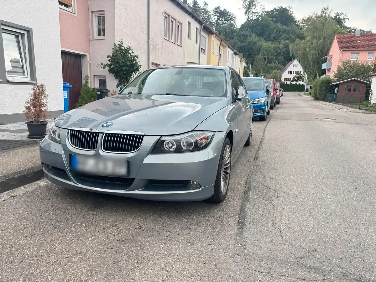 Gebraucht BMW 318 118 PS (86 kW) 2007 Grau Limousine