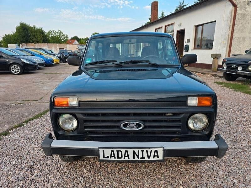 Gebraucht Lada niva 83 PS (61 kW) 2019 Grün SUV