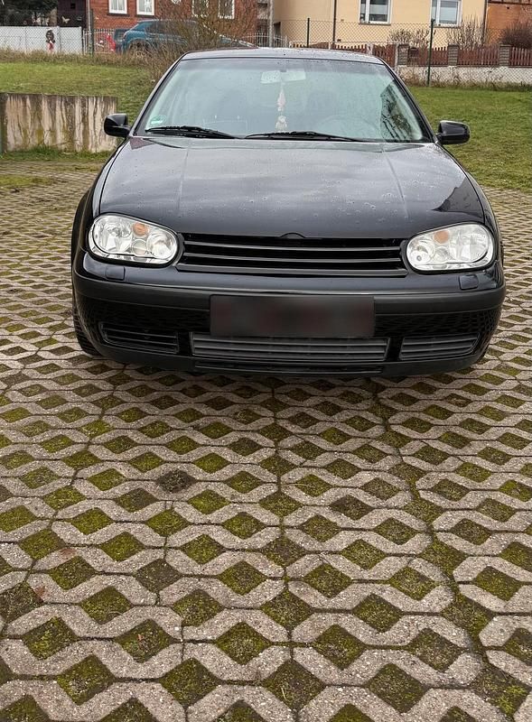 Gebraucht VW Golf IV 75 PS (55 kW) 2001 Schwarz Kleinwagen