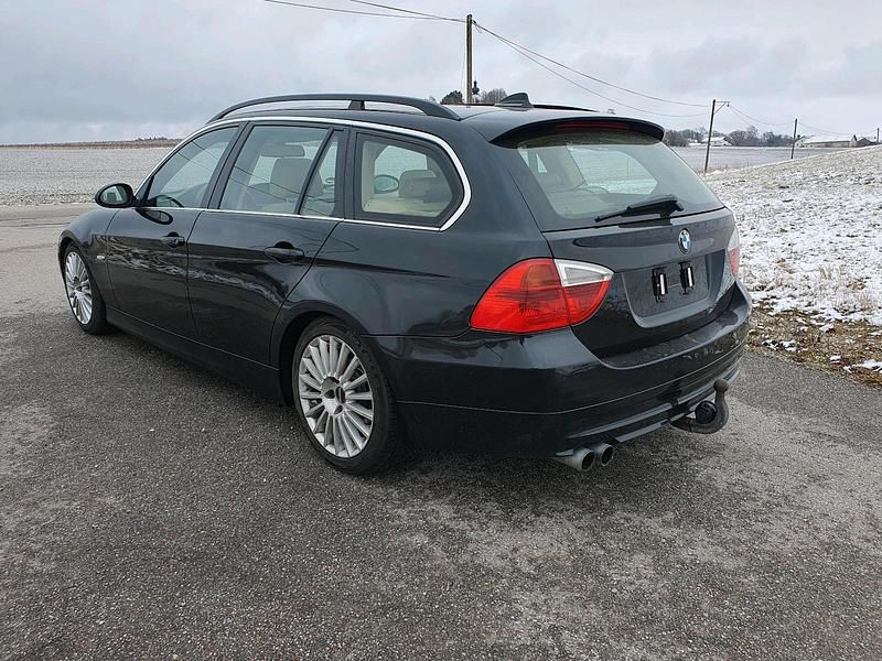 Gebraucht BMW 325 197 PS (144 kW) 2008 Schwarz Kombi