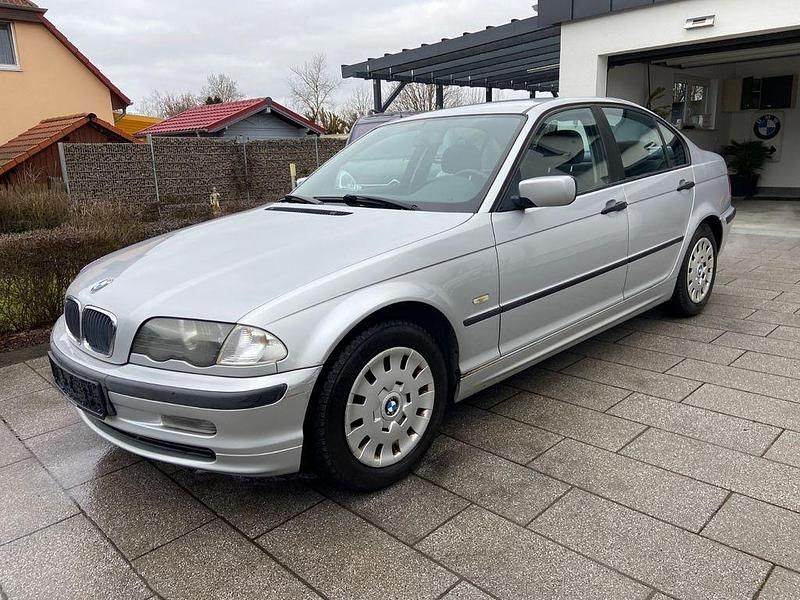 Gebraucht BMW 318 143 PS (105 kW) 1998 Silber Limousine