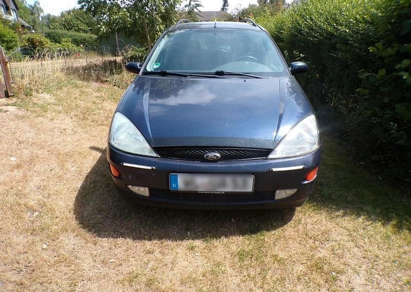 Blau Gebraucht 2000 Ford Focus Kombi | 600 € (Guter Preis) - Bild 1/4