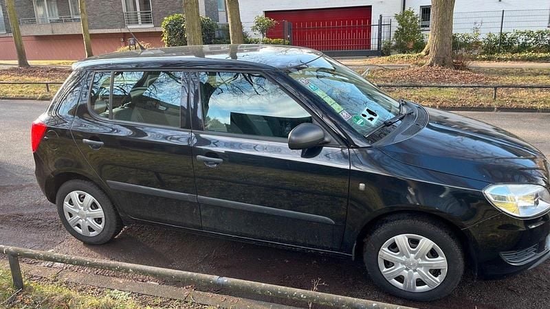 Gebraucht Skoda Fabia 60 PS (44 kW) 2010 Schwarz Kleinwagen
