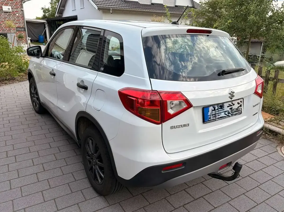 Gebraucht Suzuki Vitara Comfort 120 PS (88 kW) 2016 Weiß SUV