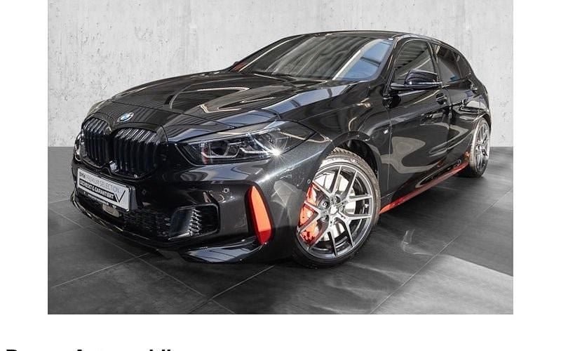 Schwarz Gebraucht 2024 BMW 128 Performance Limousine | 38.980 € (Teuer) - Bild 1/4