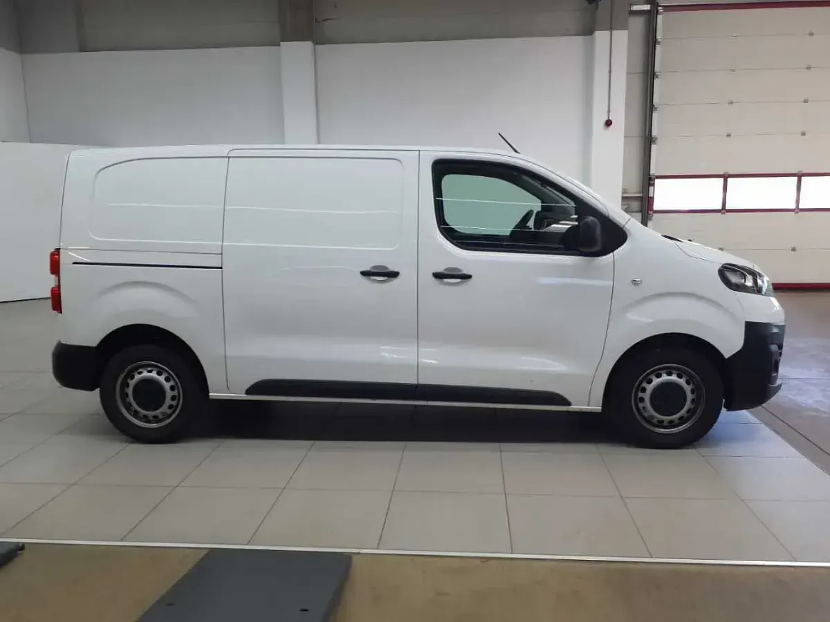 Gebraucht Opel Vivaro Edition 122 PS (89 kW) 2022 Jade weiß Van / Kleinbus