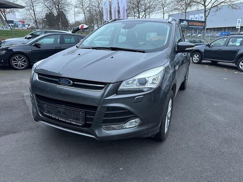 Grau Gebraucht 2016 Ford Kuga Titanium SUV | 11.500 € (Guter Preis) - Bild 1/4