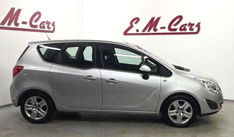 Gebraucht Opel Meriva Edition 120 PS (88 kW) 2010 Silber Van / Kleinbus
