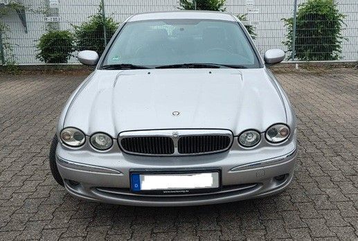 Schwarz Gebraucht 2002 Jaguar X-type Classic Limousine | 4.200 € (Teuer) - Bild 1/4