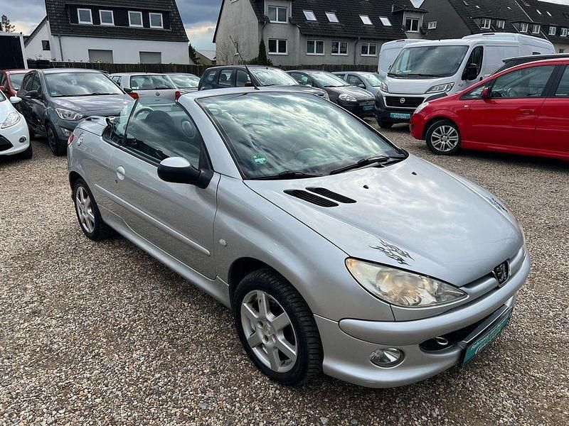 Grau Gebraucht 2003 Peugeot 206 CC Filou Cabrio | 1.500 € (Fairer Preis) - Bild 1/4