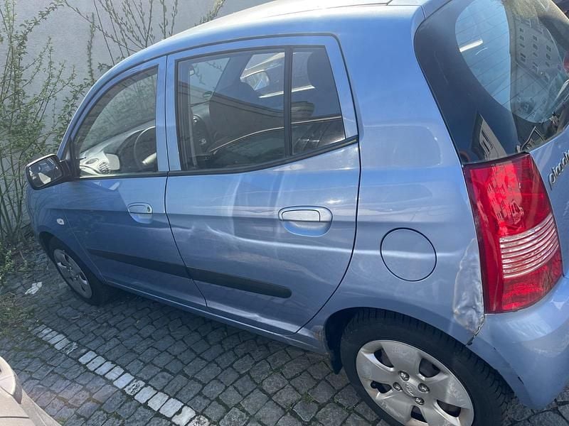 Second-hand Kia Picanto 60 CP (44 kW) 2008 Albastru Hatchback