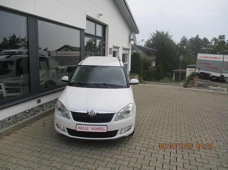 Candyweiss Gebraucht 2012 Skoda Roomster Ambition Kombi | 1.950 € - Bild 1/4