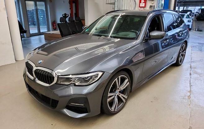 Silber Gebraucht 2021 BMW 330 M Sport Limousine | 23.499 € (Superpreis) - Bild 1/4