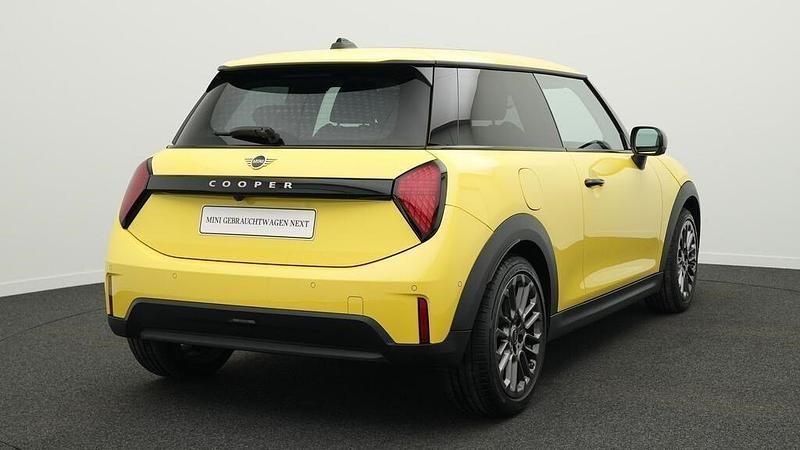 Używany Mini Cooper Classic 156 KM (114 kW) 2024 Żółty Hatchback