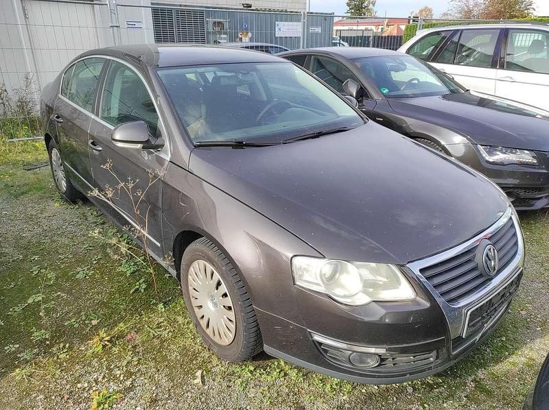 Moccaanthrazit Gebraucht 2007 VW Passat Comfortline Limousine | 1.799 € (Superpreis) - Bild 1/4