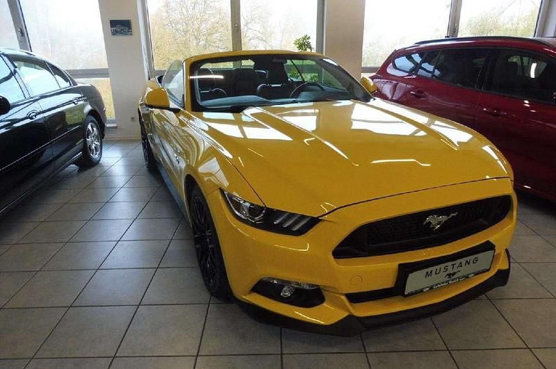 California gelb Gebraucht 2017 Ford Mustang GT Convertible Cabrio | 33.950 € (Superpreis) - Bild 1/4