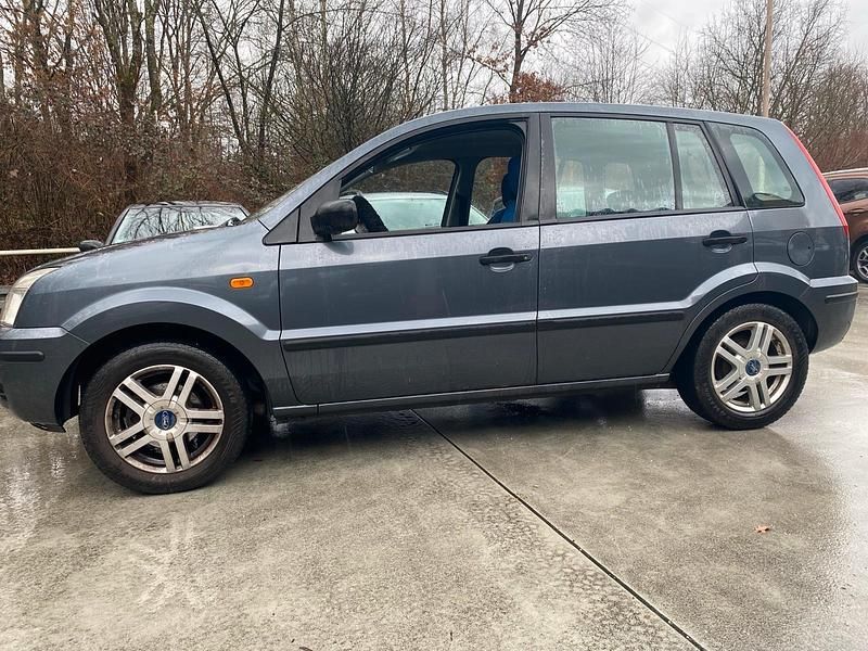 Gebraucht Ford Fusion 80 PS (58 kW) 2003 Blau Kleinwagen