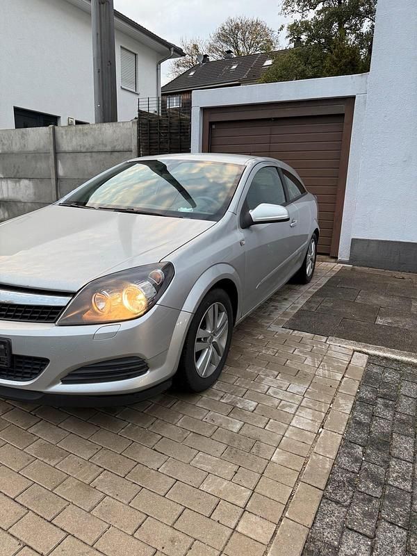 Gebraucht 2007 Opel Astra GTC Coupé | 2.200 € (Guter Preis) - Bild 1/4