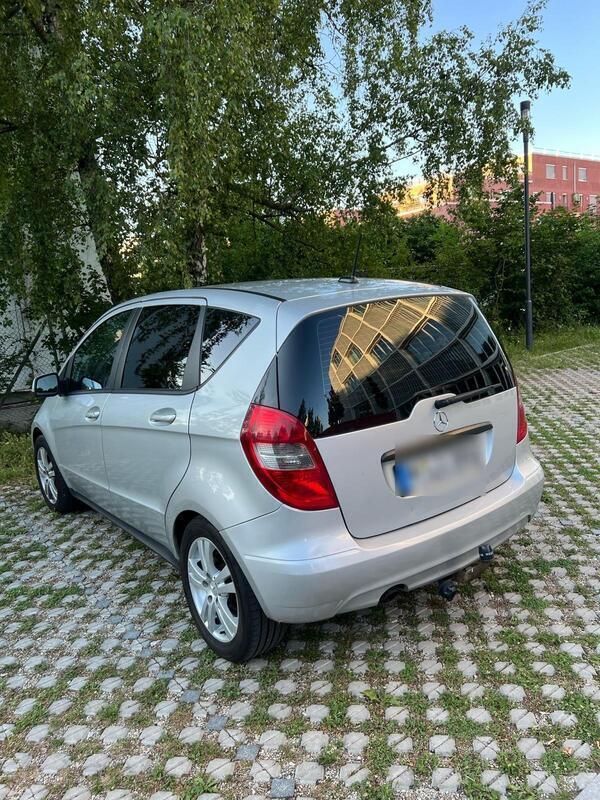 Silber Gebraucht 2011 Mercedes A160 Kleinwagen | 3.000 € (Guter Preis) - Bild 1/4