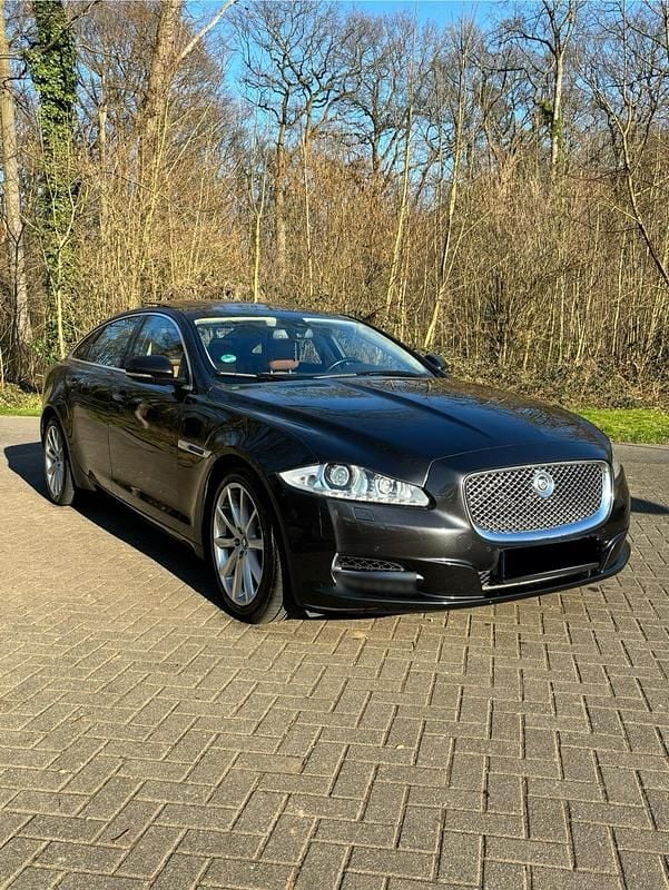 Gebraucht Jaguar XJL 275 PS (202 kW) 2011 Grau Limousine