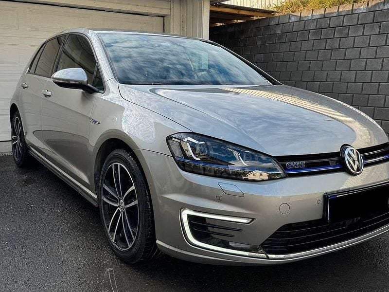 Silber Gebraucht 2016 VW Golf VII GTE Limousine | 12.990 € (Guter Preis) - Bild 1/4