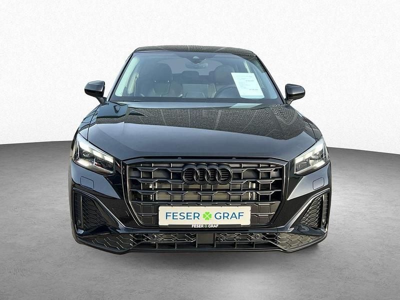 Neu Audi Q2 S-Line 150 PS (110 kW) 2025 Mythosschwarz metallic SUV