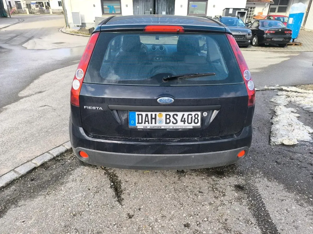 Gebraucht Ford Fiesta 60 PS (44 kW) 2006 Blau Kleinwagen