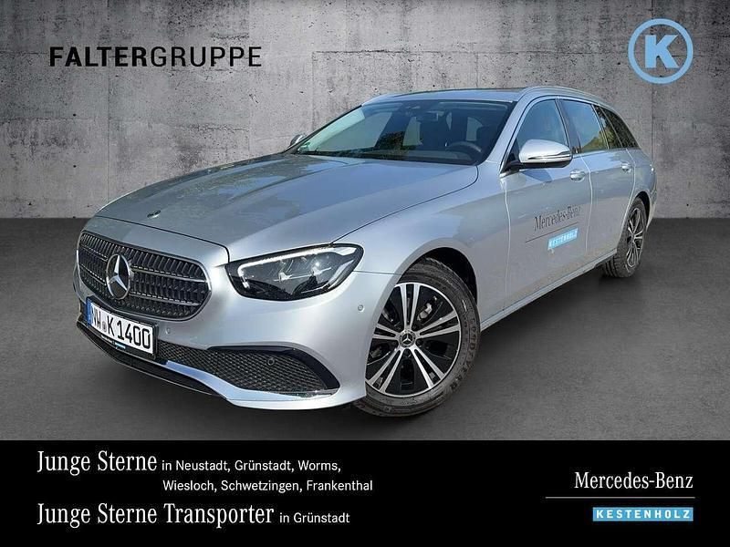 Lack hightechsilber Gebraucht 2024 Mercedes E220 Avantgarde Kombi | 50.950 € - Bild 1/4