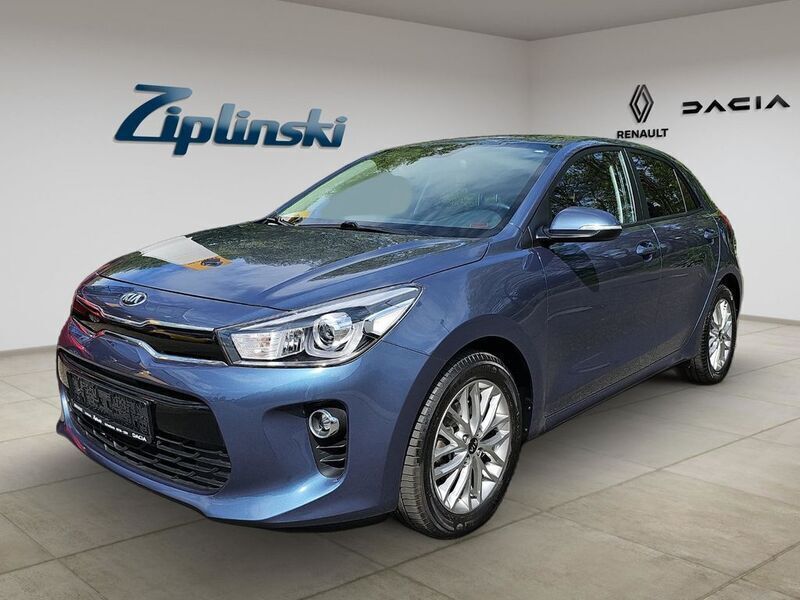 Blau Gebraucht 2018 Kia Rio DREAM-TEAM Edition Limousine | 11.990 € (Fairer Preis) - Bild 1/4