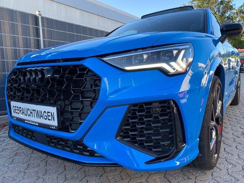 Blau Gebraucht 2021 Audi RS Q3 Ambiente SUV | 46.700 € (Guter Preis) - Bild 1/4