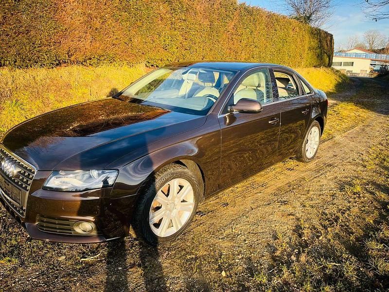 Second-hand Audi A4 Ambiente 211 CP (155 kW) 2010 Maro Berlinǎ