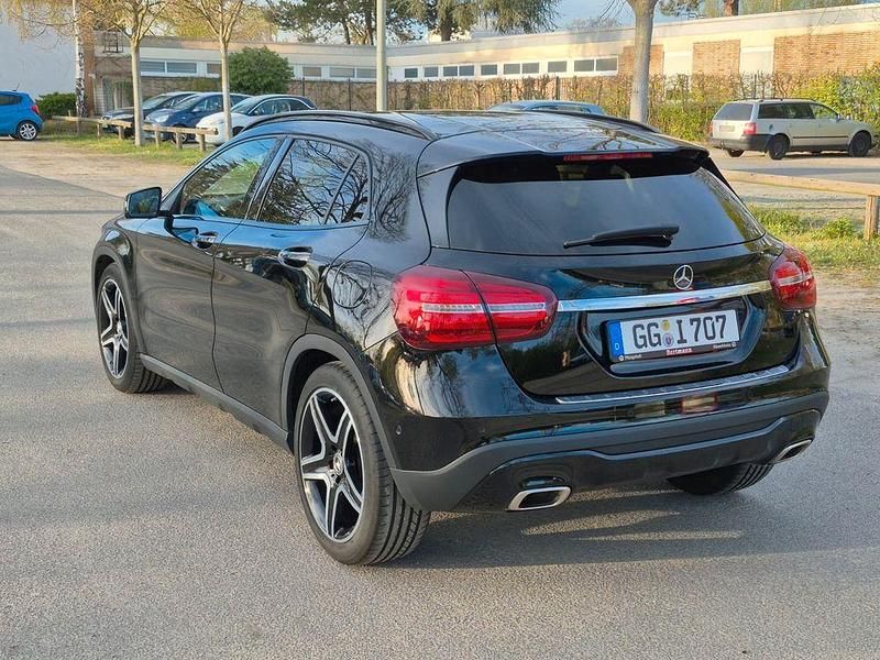 Gebraucht Mercedes GLA220 Edition 184 PS (135 kW) 2019 Schwarz SUV