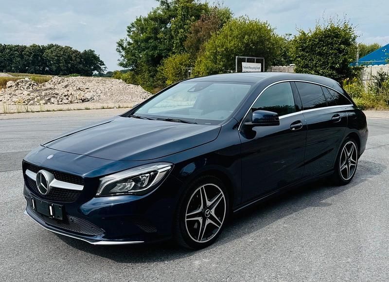 Gebraucht Mercedes CLA220 177 PS (130 kW) 2016 Blau Limousine