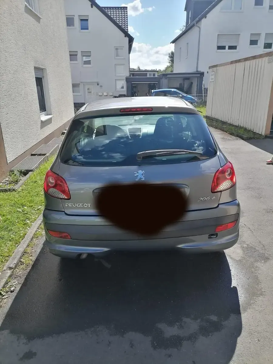 Gebraucht Peugeot 206+ 60 PS (44 kW) 2010 Grau Kleinwagen