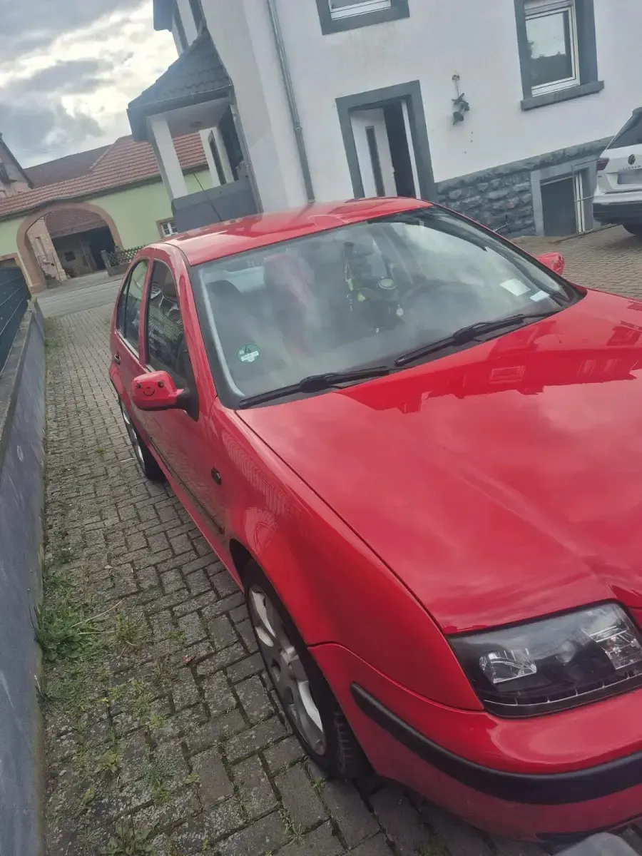 Gebraucht VW Bora 115 PS (84 kW) 1999 Rot Limousine