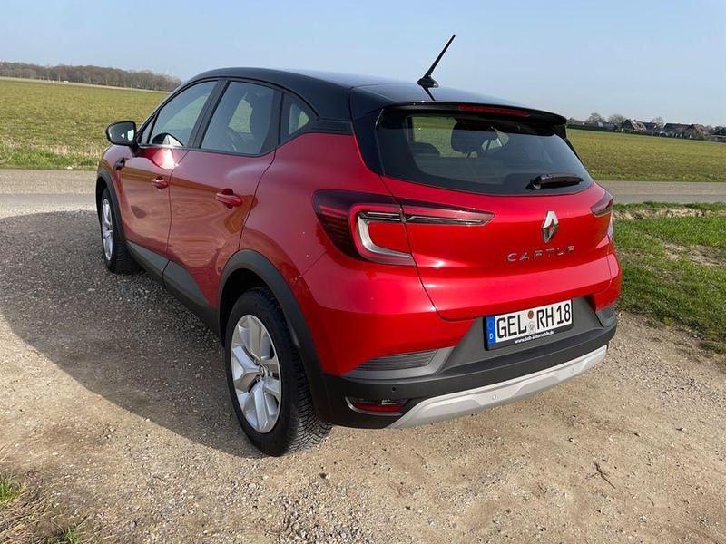 Gebraucht Renault Captur Equilibre 91 PS (66 kW) 2022 Rot SUV