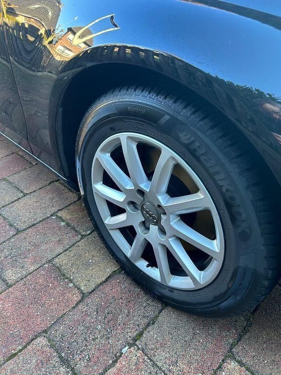 Gebraucht Audi A4 136 PS (100 kW) 2014 Schwarz Kombi