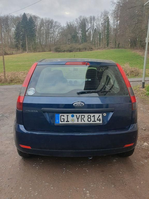Gebraucht Ford Fiesta 60 PS (44 kW) 2005 Blau Kleinwagen