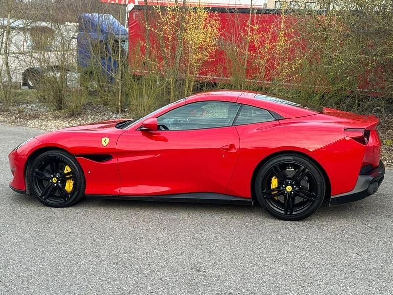 Second-hand Ferrari Portofino 600 CP (441 kW) 2018 Roșu Cabrio