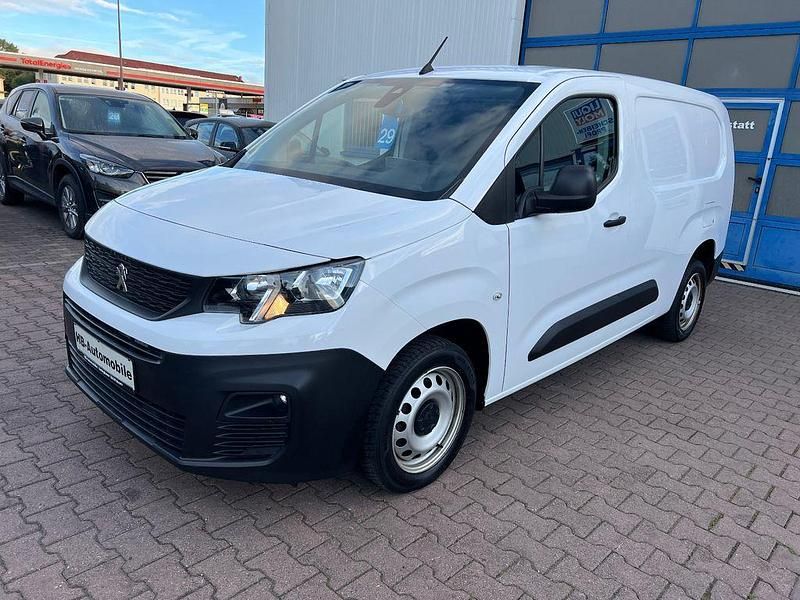 Weiß Gebraucht 2022 Peugeot Partner Premium Van / Kleinbus | 11.600 € (Superpreis) - Bild 1/4