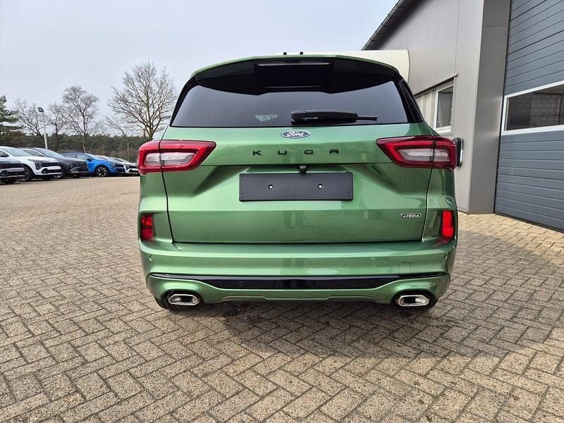 Neu Ford Kuga ST-Line X 2026 Bursting green SUV
