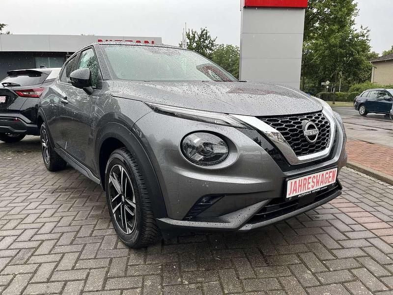 Gebraucht Nissan Juke N-Connecta 114 PS (83 kW) 2024 Dark grey/black SUV