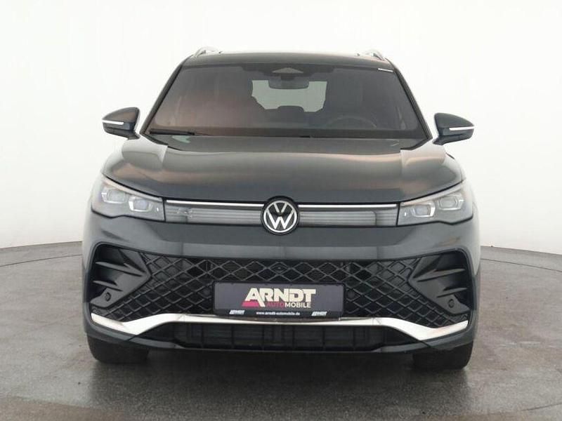 Gebraucht VW Tiguan R-line 193 PS (141 kW) 2025 Delfingrau SUV