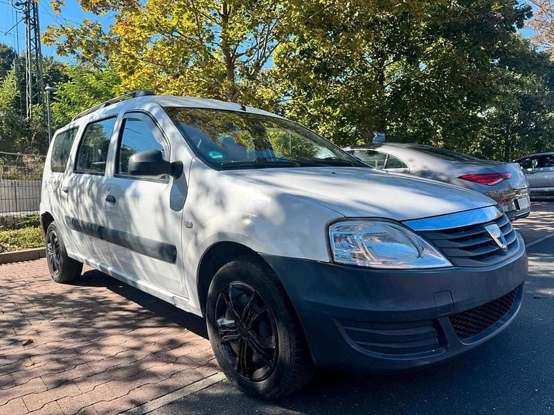 Weiß Gebraucht 2009 Dacia Logan Limousine | 1.200 € (Superpreis) - Bild 1/4